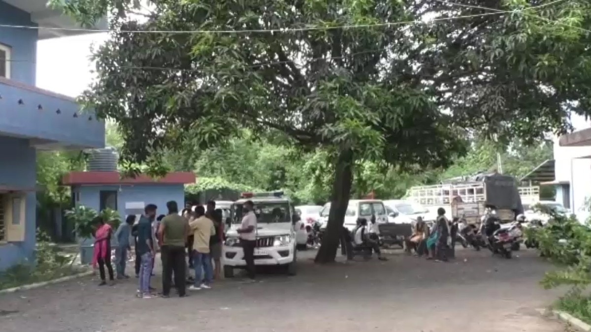 सूरत में आम चोरी के आरोप में बाग की रखवाले करने वाले UP के मजदूर की हत्या