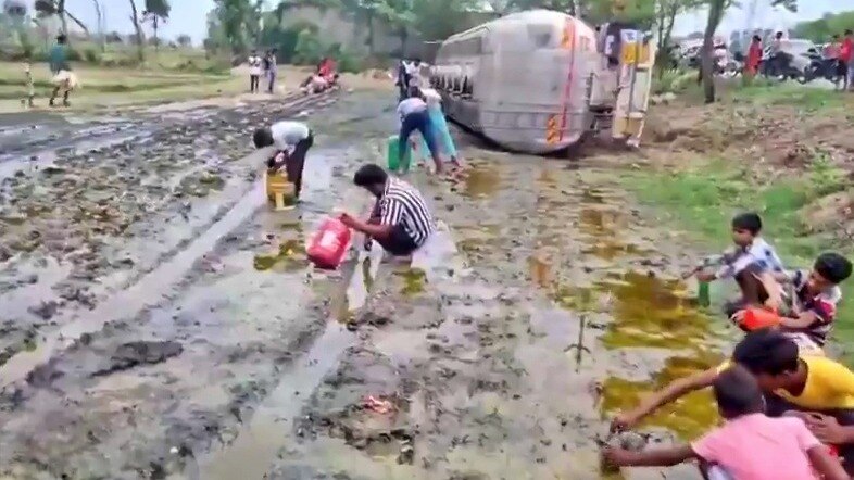 अमेठी में रिफाइंड तेल का टैंकर का पलटा 