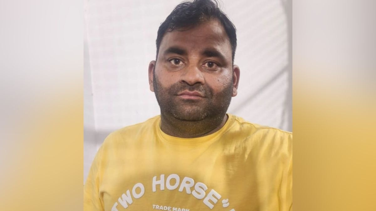 पुलिस की गिरफ्त में आरोपी. 