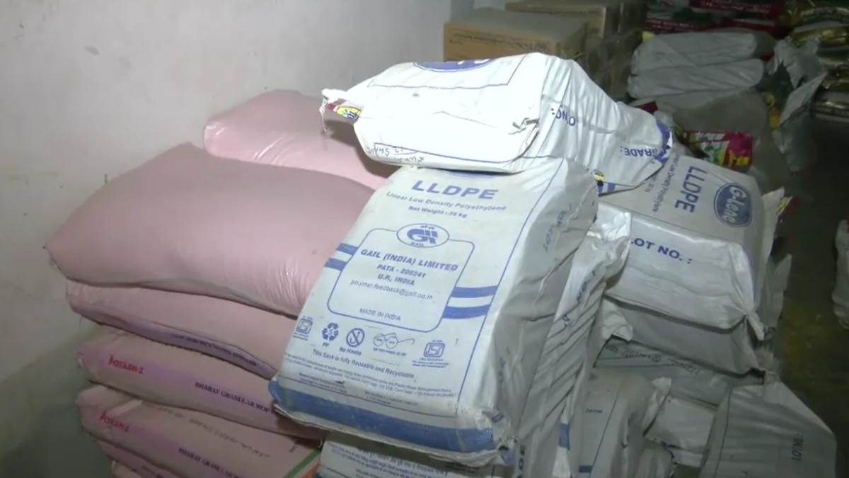 40 से ज्यादा फैक्ट्रियों में रेड