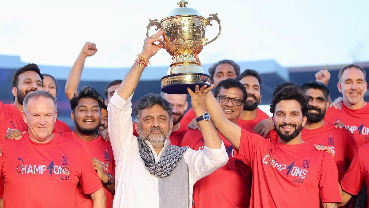 'हादसे की जानकारी मिलते ही हमने कार्यक्रम...', बेंगलुरु भगदड़ पर आया RCB का बयान