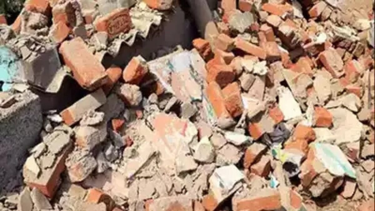 राजकोट में गिरा मकान. (Representational image)