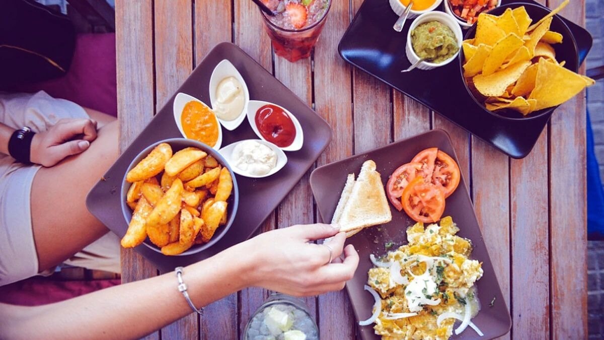 गर्मियों में भूलकर भी न खाएं ये चीजें