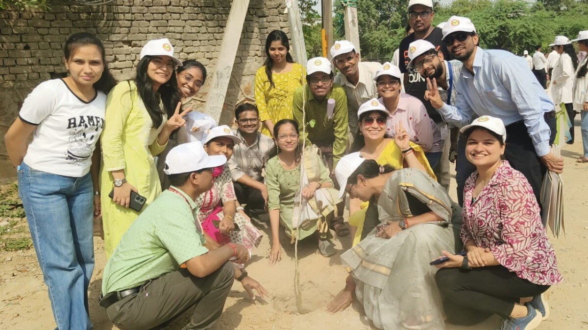 World Environment Day पर अखिल भारतीय आयुर्वेद संस्थान ने मरीजों को दिया खास तोहफा, की ये पहल... प्लास्टिक को लेकर लिया ये प्रण