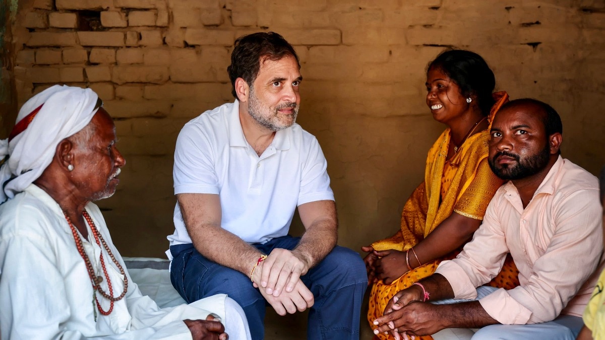 राहुल गांधी दशरथ मांझी के परिवार से मिले 