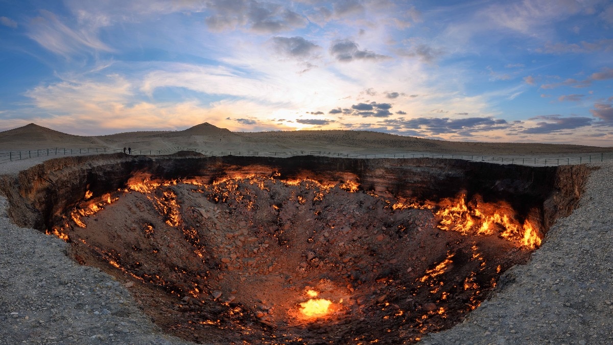 बंद होने वाला है 'नर्क का दरवाजा'! 50 साल से धधक रही आग, दूसरे देशों से  देखने आते थे लोग