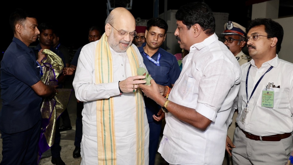 अमित शाह देर रात मदुरै पहुंचे