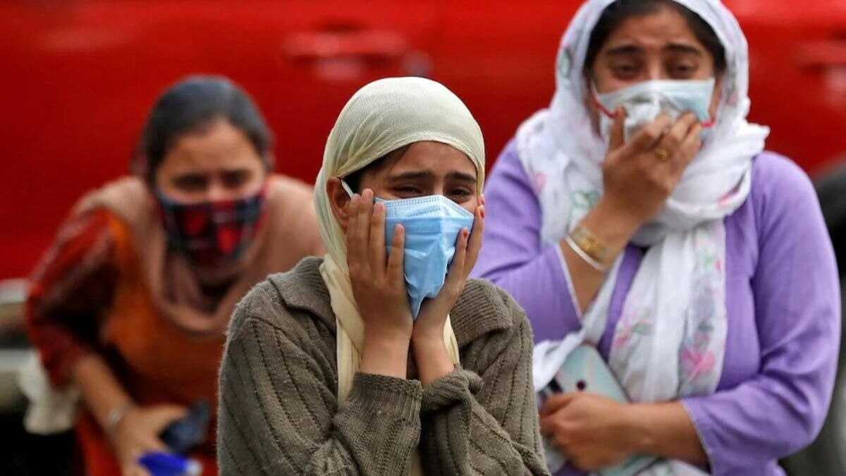 कोरोना एक बार फिर बढ़ा रहा चिंता (फोटो क्रेडिट - पीटीआई)