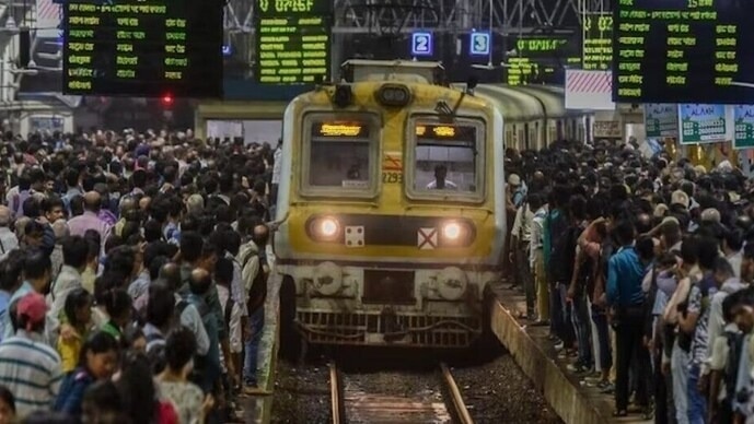 Five died after falling off from train (Representative Image)