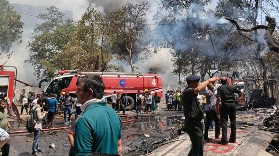 अहमदाबाद में एअर इंडिया का प्लेन क्रैश कर गया है.