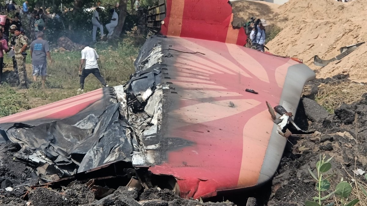 अहमदाबाद में एयर इंडिया का विमान हुआ क्रैश