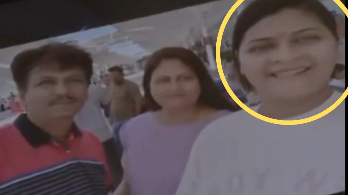 प्लेन क्रैश से पहले कीनल ने अपने पैरेंट्स के साथ यही सेल्फी क्लिक की थी (इनसेट में कीनल मिस्त्री) 