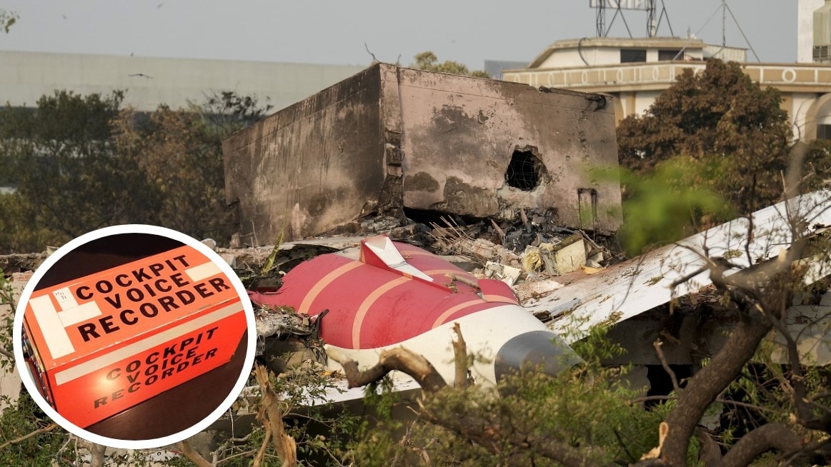एयर इंडिया विमान हादसे की जांच कर रही टीम को ब्लैक बॉक्स मिला (Photo Credit: PTI)