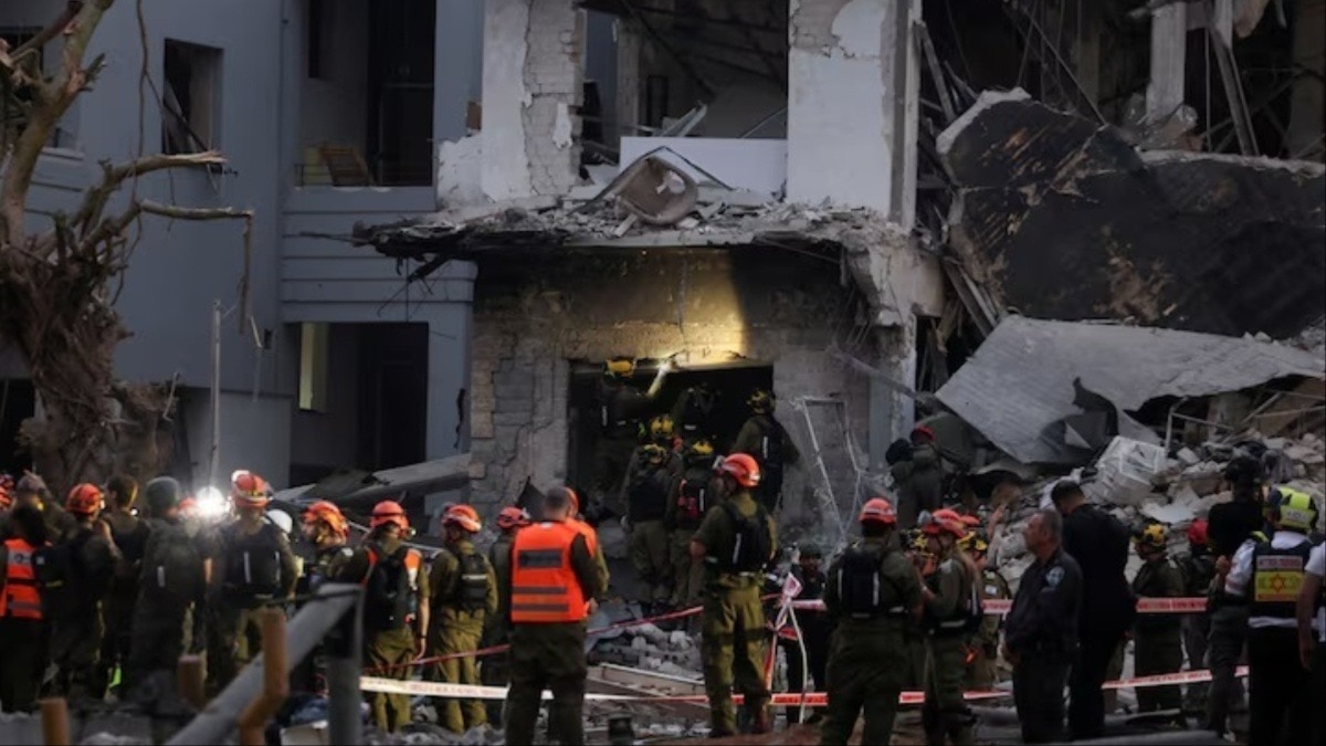 ईरानी हमले में बर्बाद इजरायल का इंफ्रास्ट्रक्चर (Photo- Reuters)