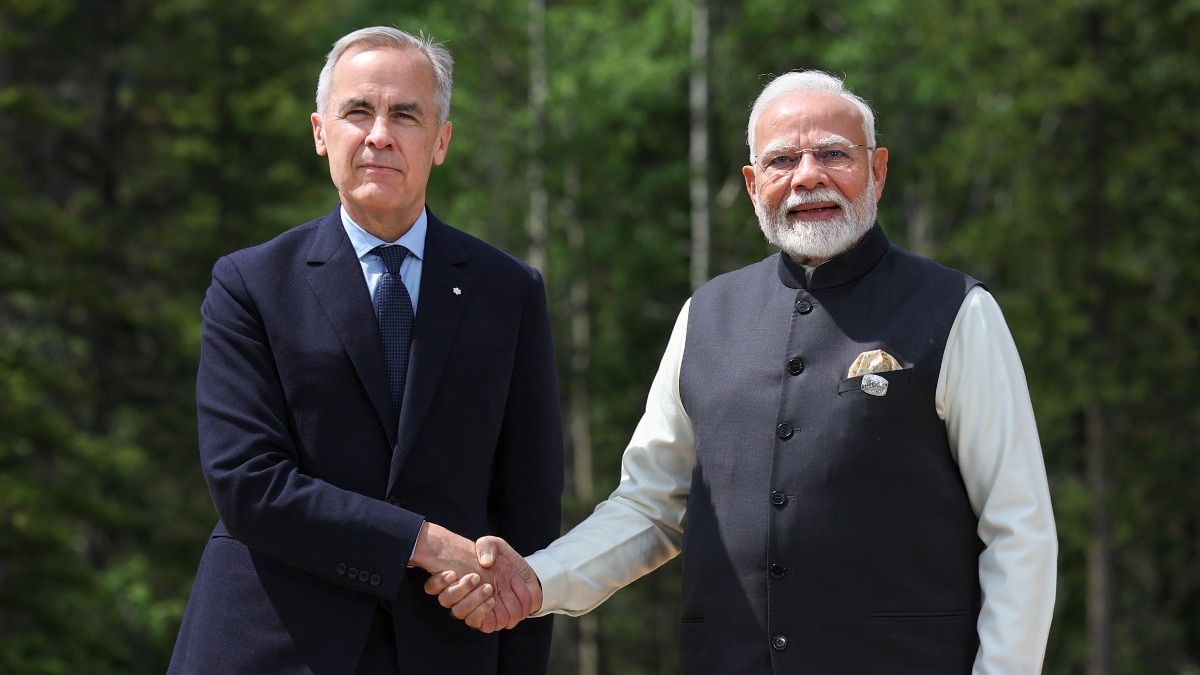 Prime Minister Narendra Modi  with Canadian Prime Minister Mark Carney
