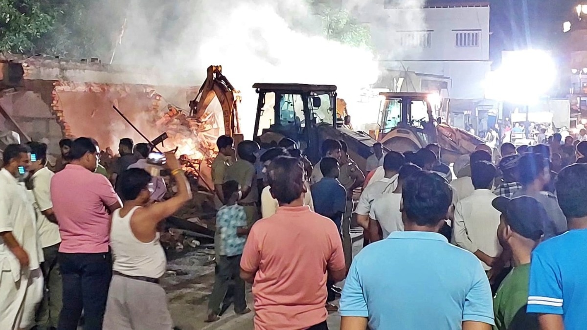 varanasi bulldozer action