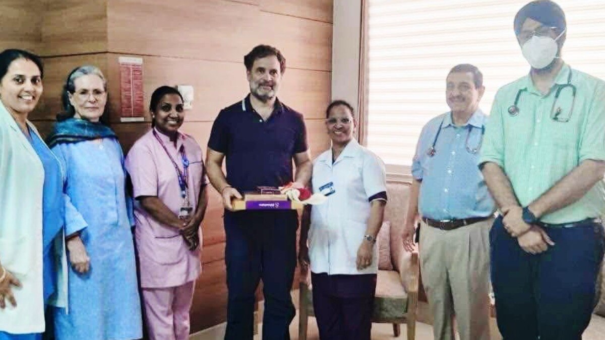 सोनिया गांधी को अस्पताल से डिस्चार्ज कर दिया गया है