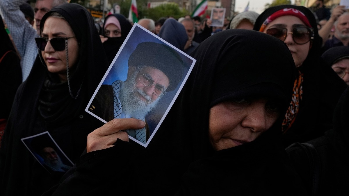 अमेरिकी हमलों के खिलाफ तेहरान में प्रोटेस्ट