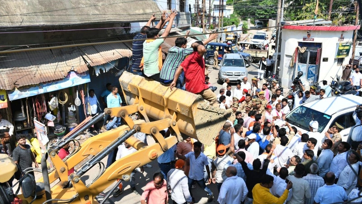 गोरखपुर में सपा नेता का विरोध 