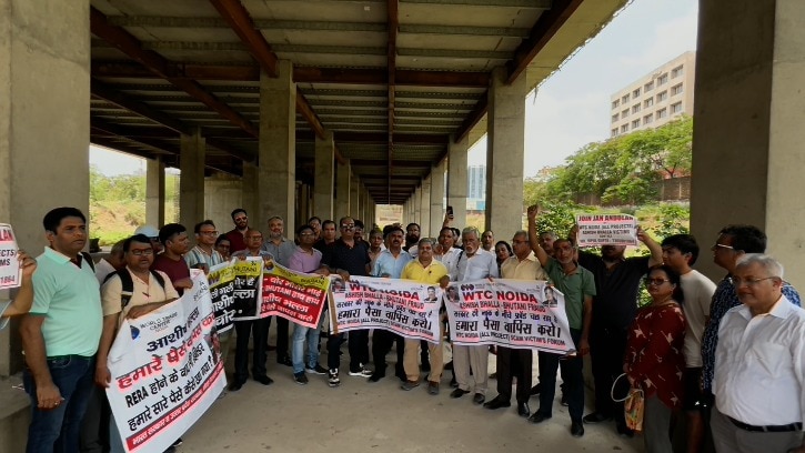 WTC में निवेश कर फंस गए लोग