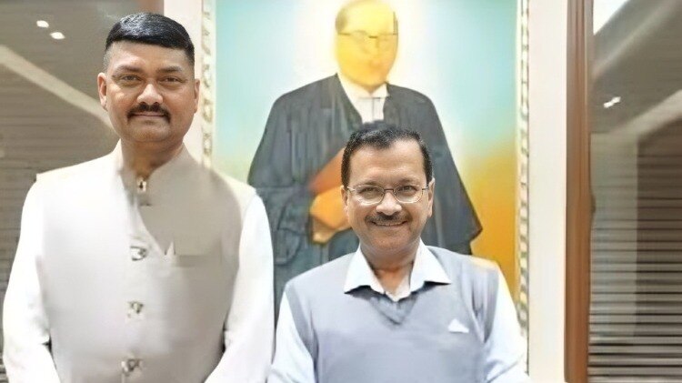 गुजरात उपचुनाव में जीत से गदगद AAP को झटका, MLA मकवाना ने पार्टी के सभी पदों से दिया इस्तीफा