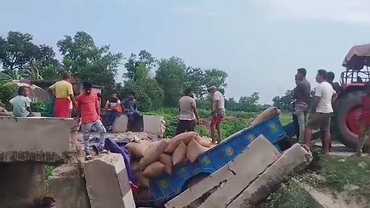 A 20-25 year old culvert collapsed in Saharsa