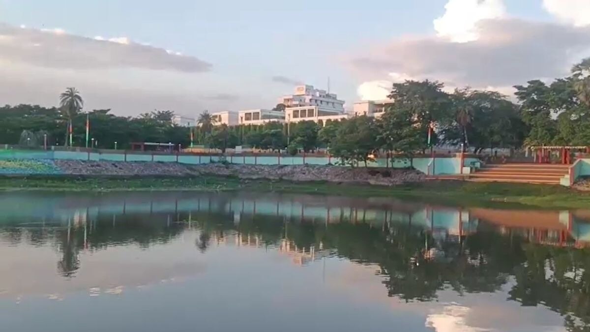 जयप्रकाश पार्क में घूमने निकली थी महिला. (Screengrab)