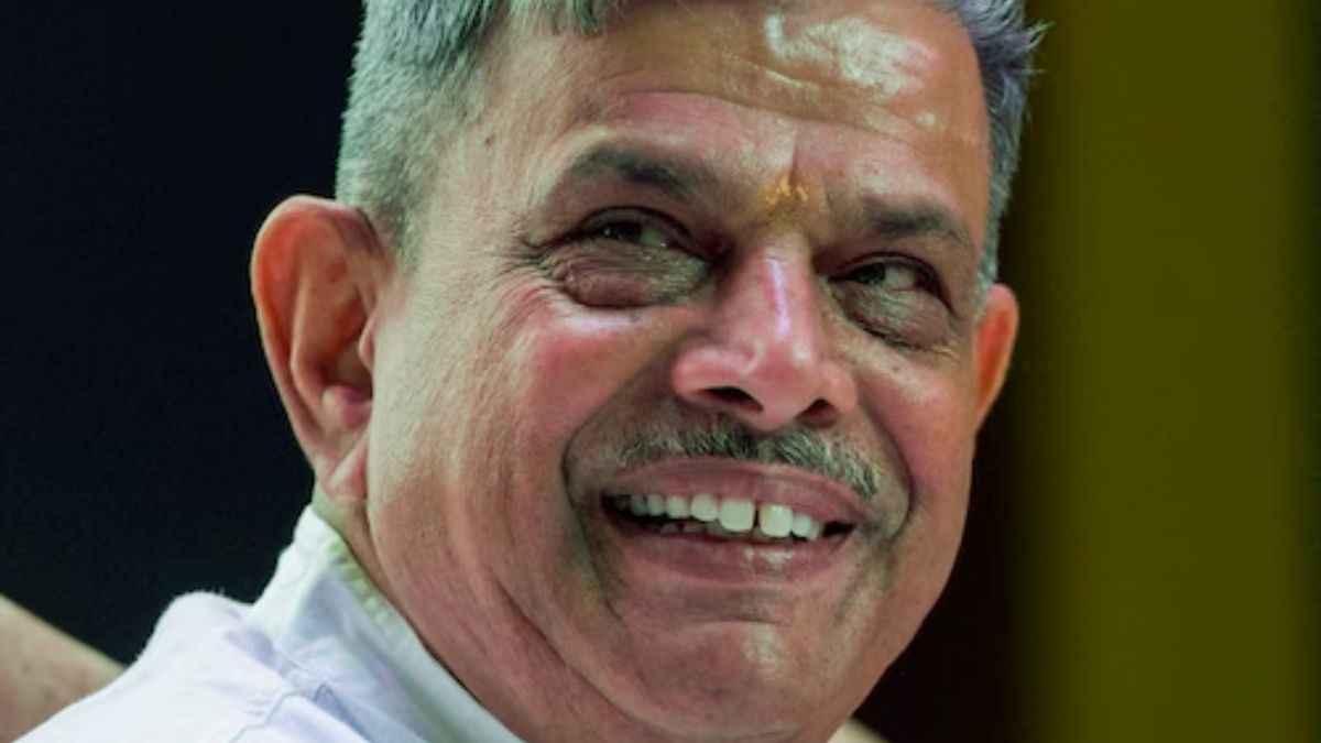 संविधान की प्रस्तावना में 50 साल बाद RSS को समाजवाद और धर्म निरपेक्ष शब्द क्यों खटकने लगे? 