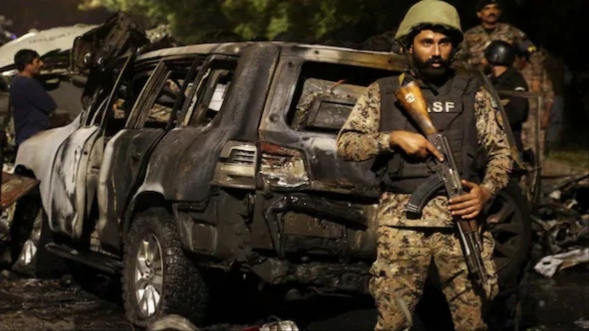 पाकिस्तान के खैबर पख्तूनख्वा में बड़ा हमला, आत्मघाती हमलावर ने ली 13 सैनिकों की जान