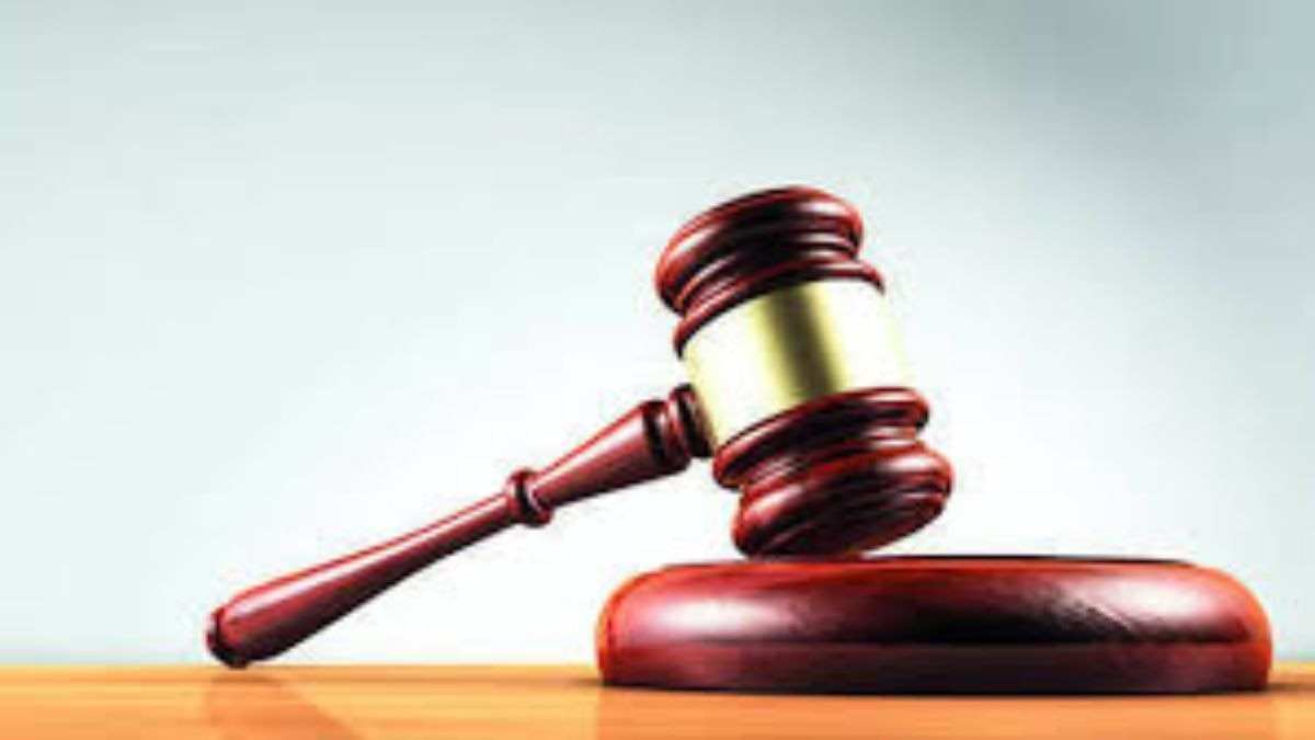 Kerala Crime News - केरल में डांस टीचर ने 2 साल तक किया छात्र का यौन  उत्पीड़न, कोर्ट ने सुनाई 52 साल जेल की सजा - Dance teacher sentenced to 52  years