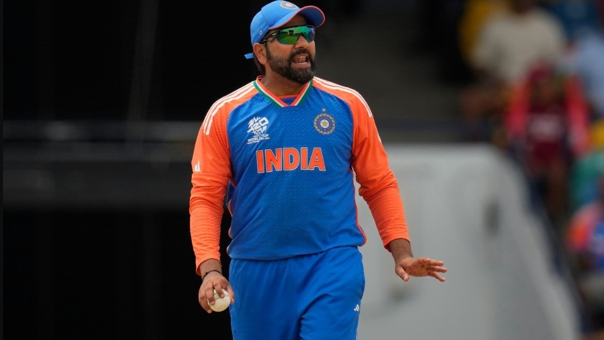 'मैं खाली मैदान को निहारता रहा लेकिन...', रोहित शर्मा ने सुनाया T20 वर्ल्डकप जीत का किस्सा