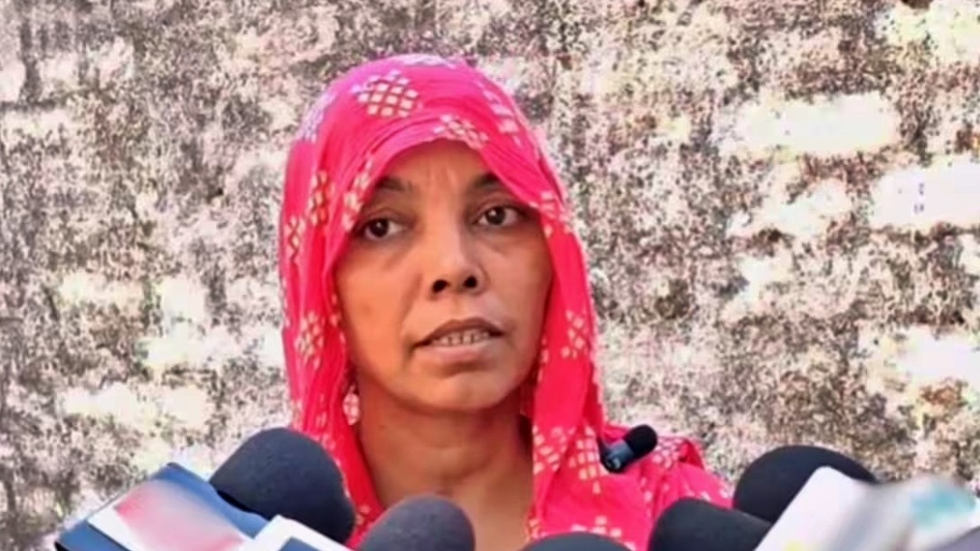 इटावा की रेनू दुबे ने लगाया आरोप 