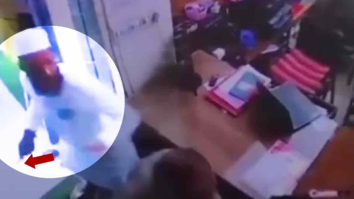 अभिभावक ने शिक्षक पर चाकू से हमला किया