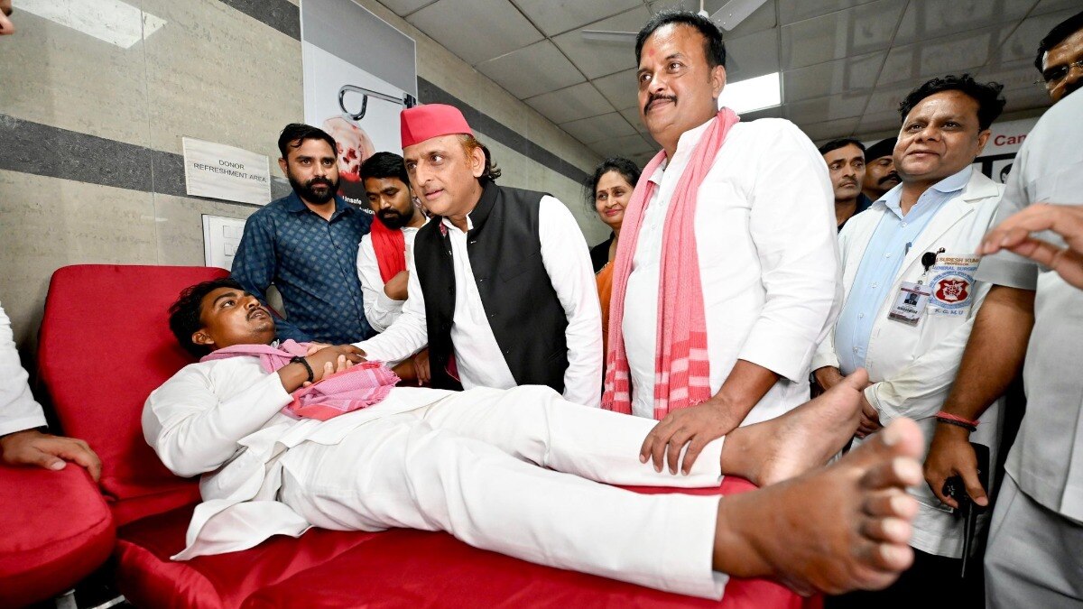 केजीएमयू में अखिलेश यादव 