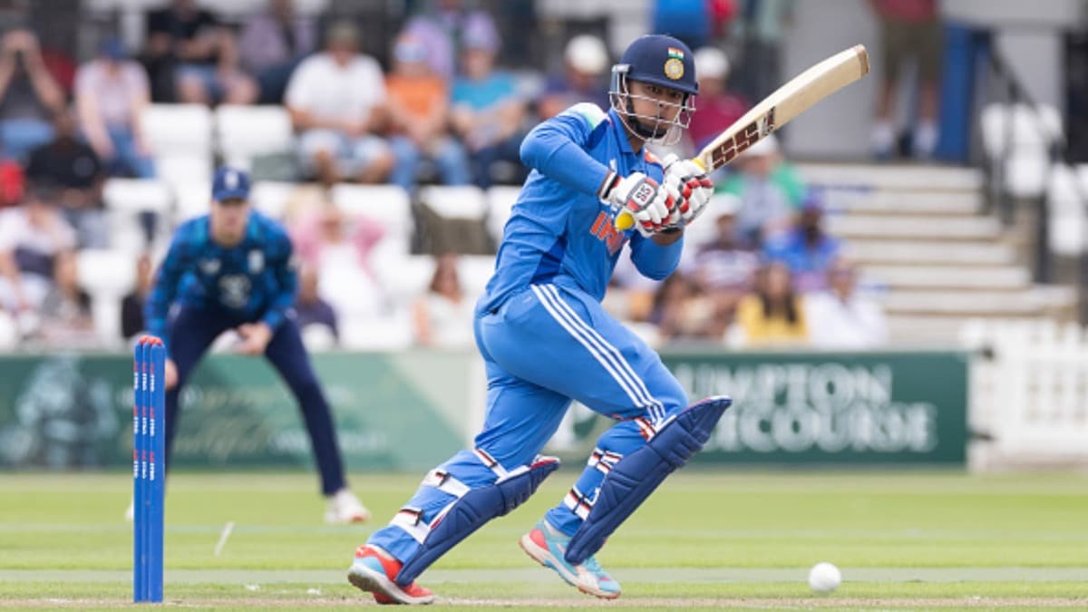 Vaibhav Suryavanshi: 14 साल के वैभव सूर्यवंशी का इंग्लैंड में धमाका, मारे रिकॉर्डतोड़ 9 छक्के, रच दिया इतिहास - Vaibhav Suryavanshi Hits 9 Sixes in U19 ODI England Vs India Match Creates