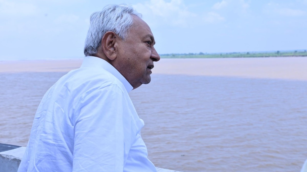 सीएम नीतीश ने किया गंगा घाटों का दौरा
