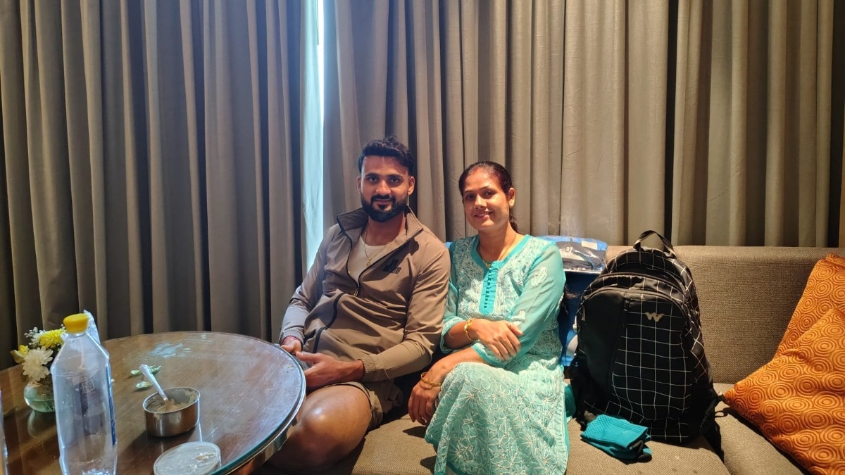 Akash Deep and his sister Akhand Jyoti. (Courtesy: India Today)