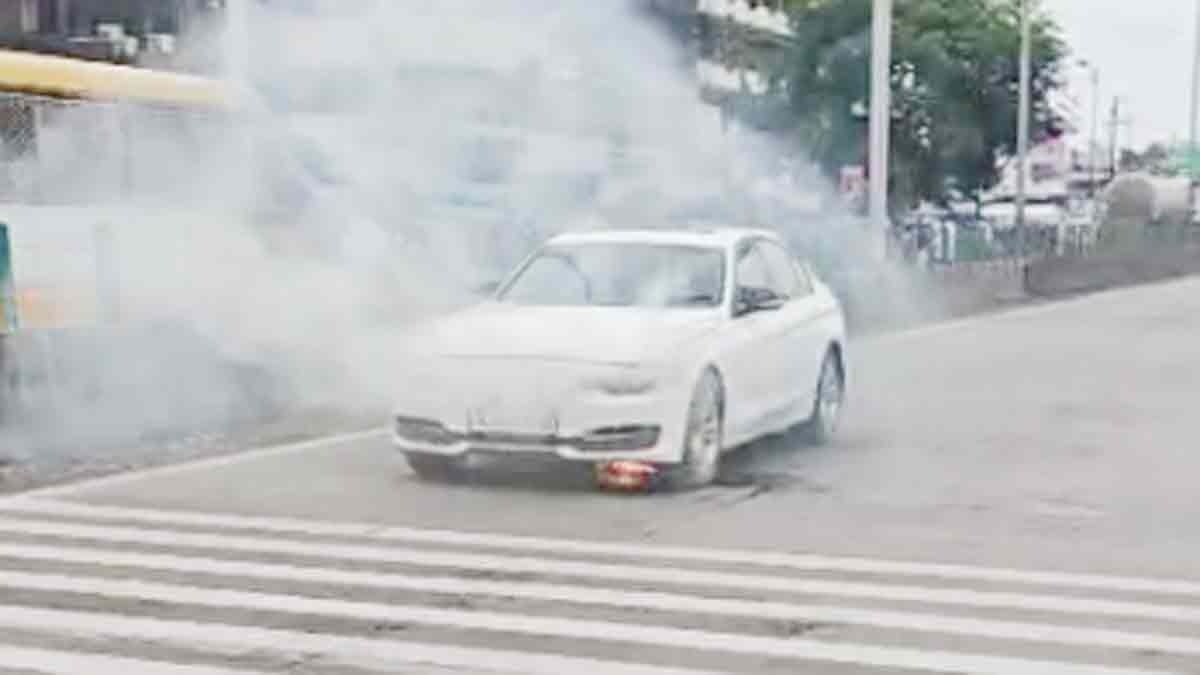 :Massive fire in BMW car