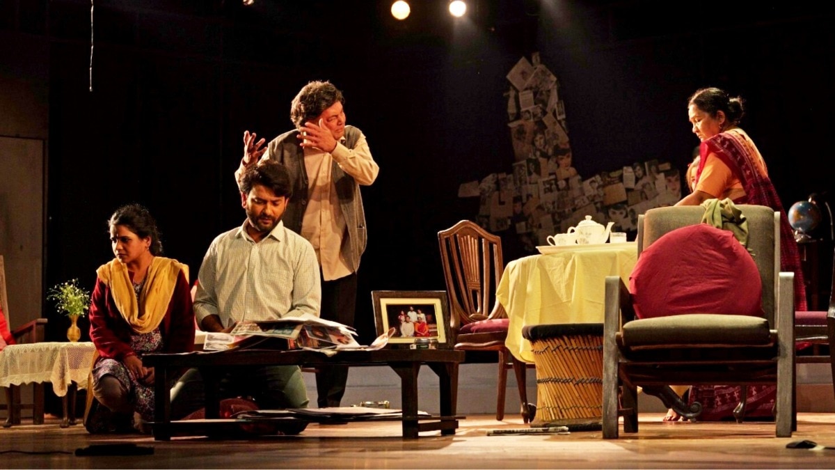 NSD Play Aadhe Adhurey