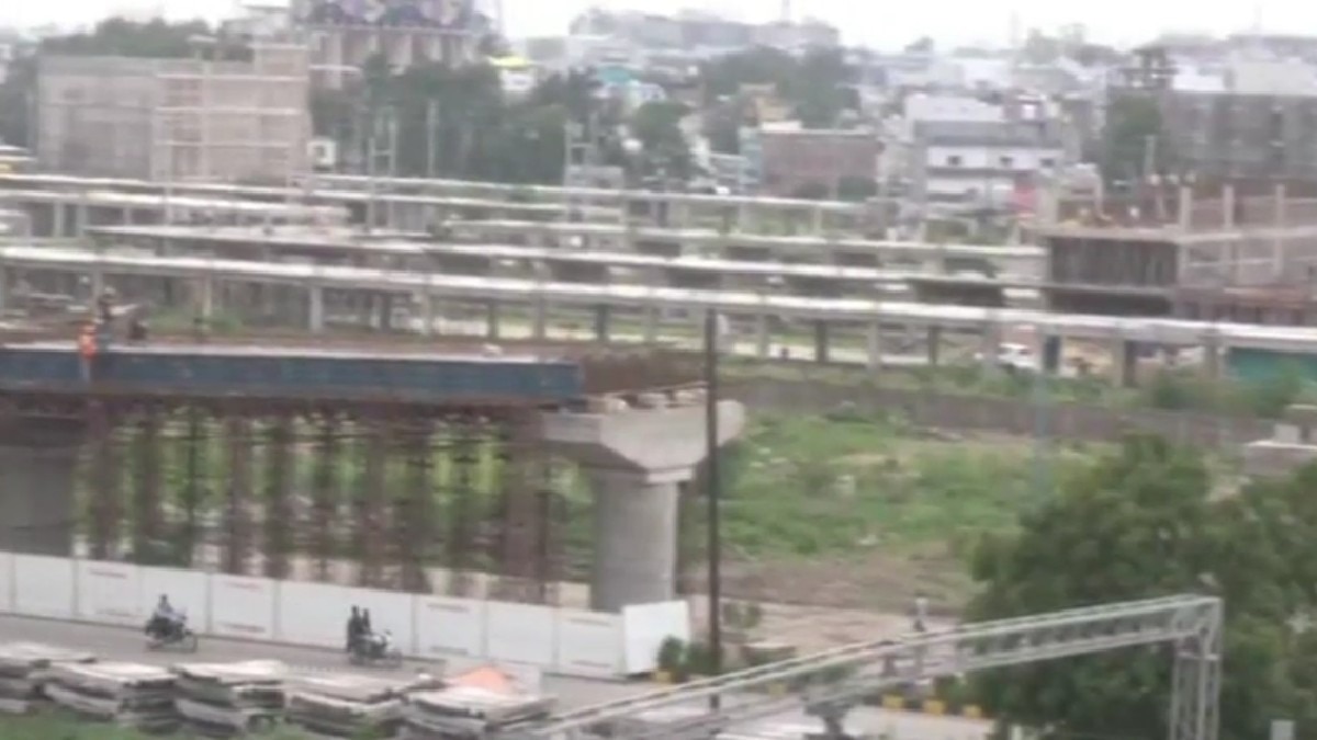 भोपाल के 90 डिग्री ब्रिज के बाद इंदौर में Z डिजाइन ब्रिज.