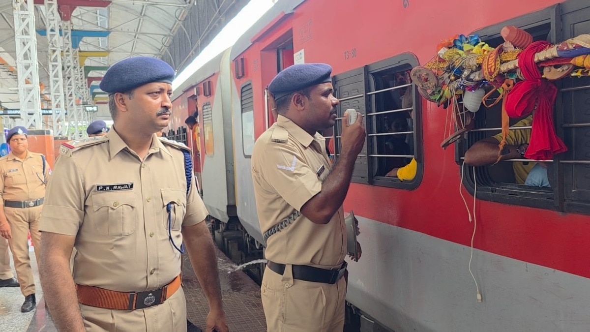 RPF-GRP alert at DDU junction
