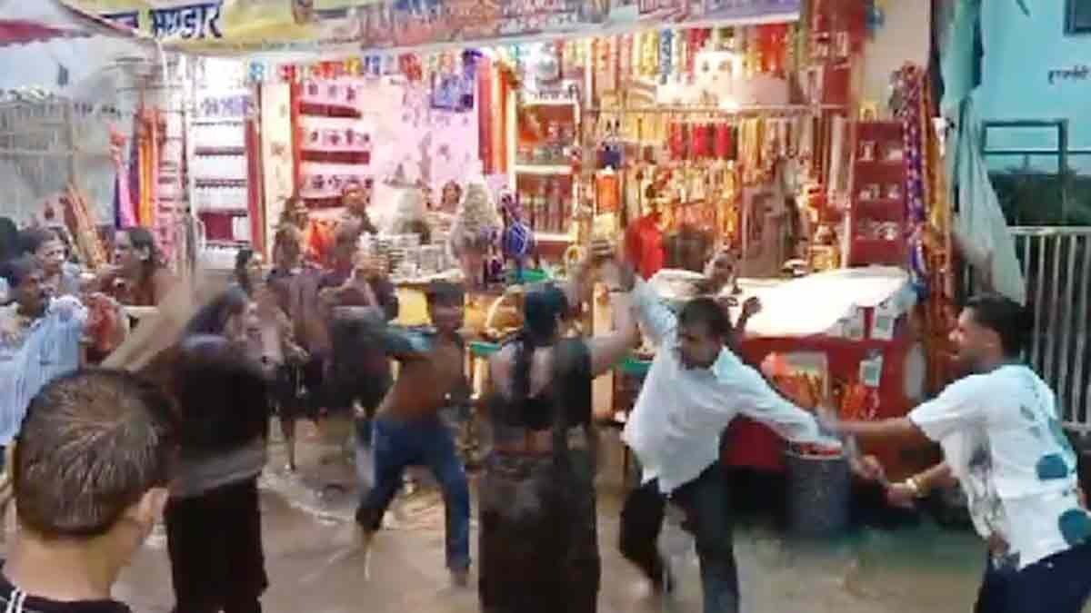 Fight between shopkeeper and devotees in Khatu Shyam Ji, Video VIral