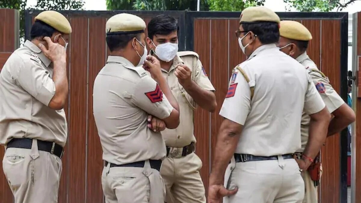 The accused in the theft is Head Constable Khursheed, who was earlier posted with the Special Cell 