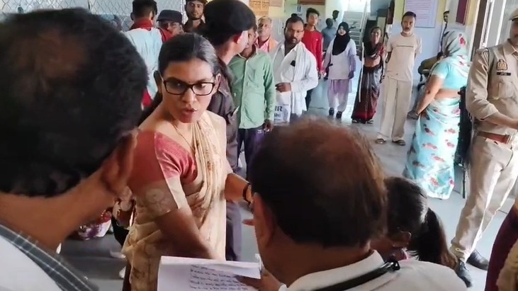 DM बेटी को लेकर पहुंची अस्पताल.