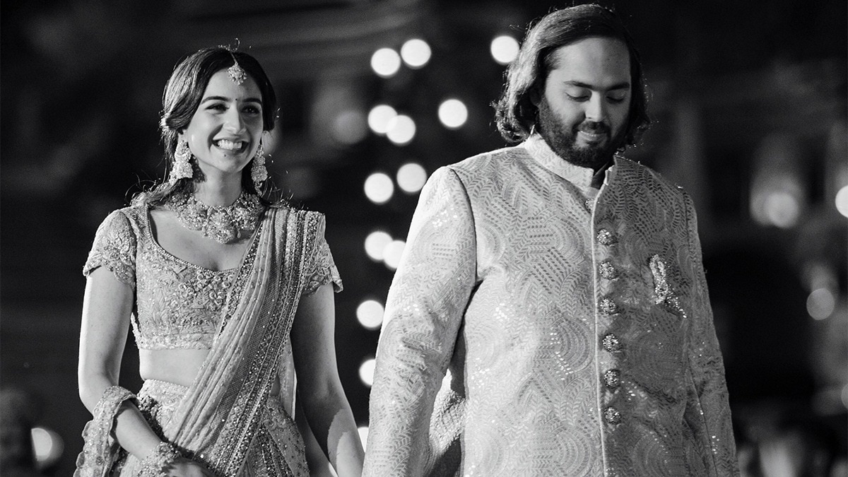 anant ambani radhika merchant wedding anniversary