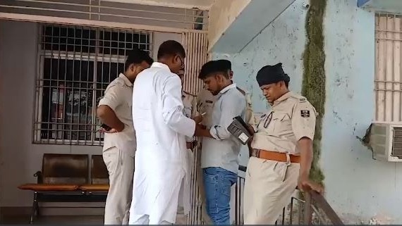 सरकारी शिक्षक की गोली मारकर हत्या (Photo: Screengrab)