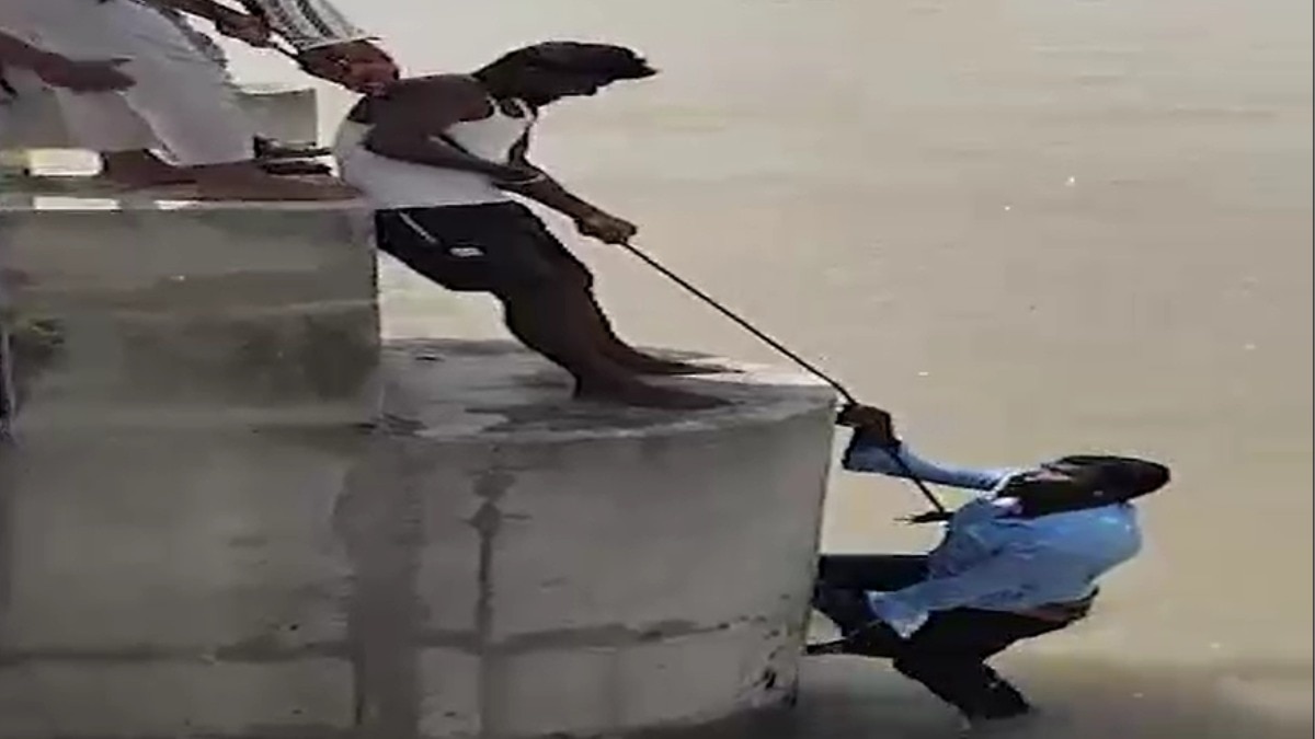 Passersby saved the life of a man drowning in Krishna river in Karnataka