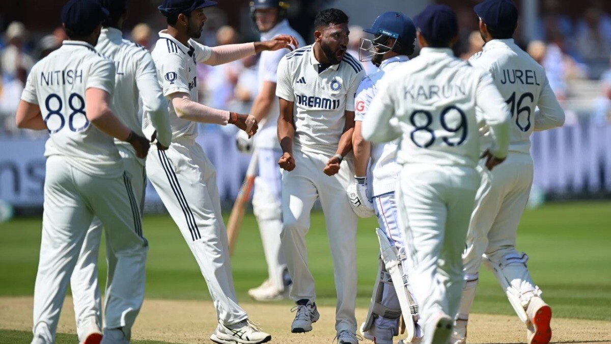 बेन डकेट का विकेट लेने के बाद आक्रामक तरीके से जश्न मनाते मोहम्मद सिराज (Photo-Getty Images)