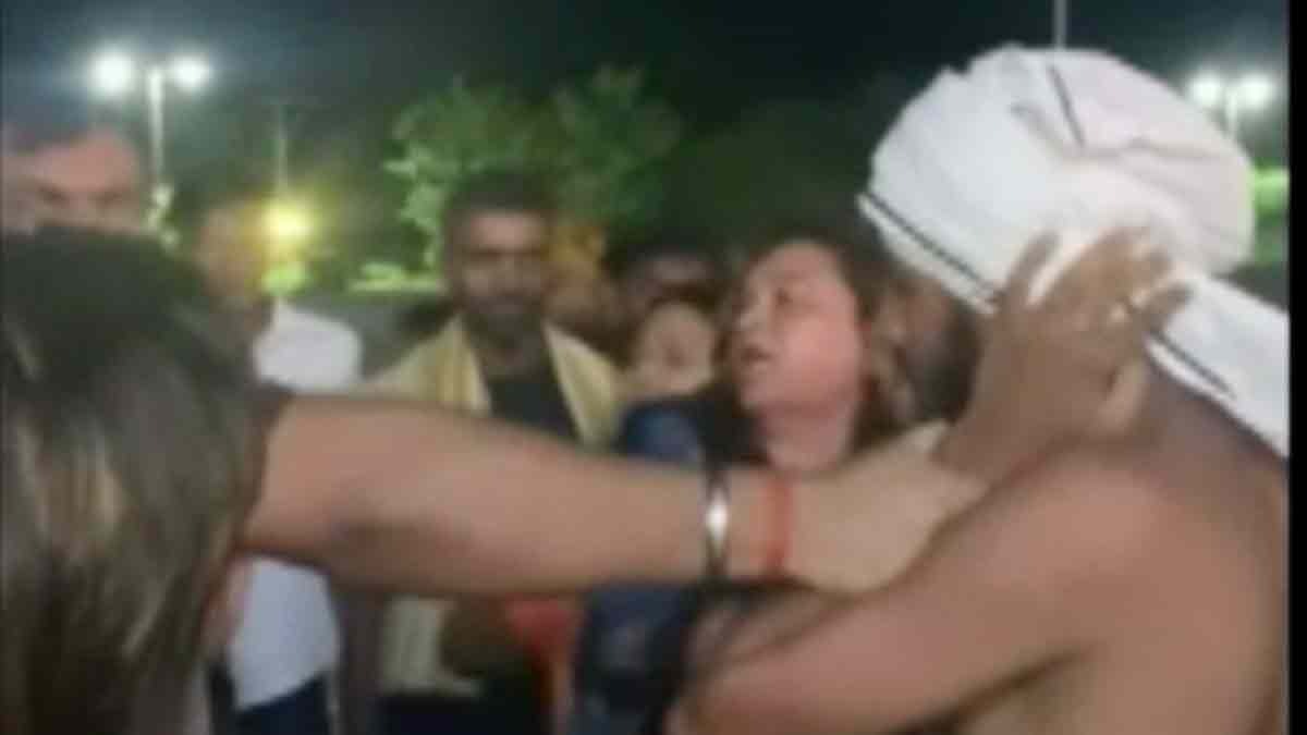 ऋषिकुल हाईवे पर कांवड़ियों ने महिला से की मारपीट, वीडियो वायरल, पुलिस ने दर्ज किया केस