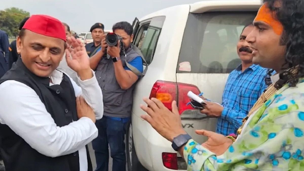 अखिलेश और अनिरुद्धाचार्य जी महराज का वीडियो हुआ था वायरल- (File Photo: ITG)